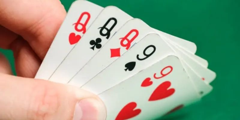 Chiến thuật khi sở hữu Cù lũ Poker trong tay bạn nên nắm rõ